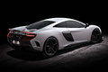 McLaren 675LT - Blanche - 3/4 arrière droit