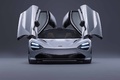 McLaren 720S gris face avant portes ouvertes