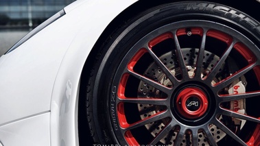 McLaren Bespoke Project 8 - détail, jante