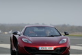 McLaren MP4-12C bordeaux face avant debout