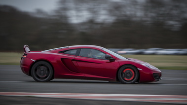 McLaren MP4-12C bordeaux filé 2