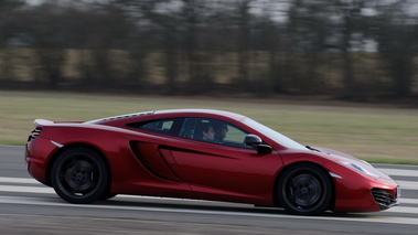 McLaren MP4-12C bordeaux filé 3