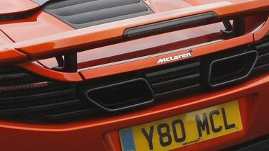 McLaren MP4-12C Spider orange échappements