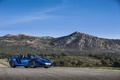 McLaren MP4-12C Spyder bleu 3/4 avant droit