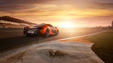 McLaren P1 3/4 arrière droit