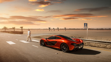 McLaren P1 3/4 arrière gauche