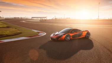 McLaren P1 3/4 avant gauche