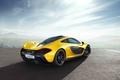 McLaren P1 jaune 3/4 arrière droit