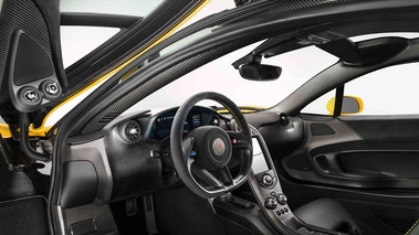 McLaren P1 jaune intérieur