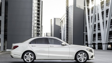 Mercedes-Benz 2014 C250 - blanche - profil droit