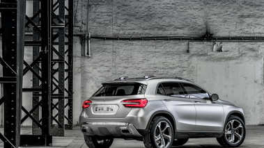 Mercedes-Benz GLA Concept - gris - 3/4 arrière droit