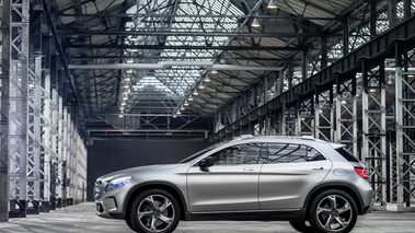 Mercedes-Benz GLA Concept - gris - profil gauche