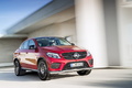 Mercedes-Benz GLE Coupé 450 AMG - Rouge - 3/4 avant droit dynamique