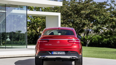 Mercedes-Benz GLE Coupé 450 AMG - Rouge - Face arrière