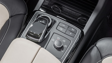 Mercedes-Benz GLE Coupé 450 AMG - Rouge - Habitacle, détail