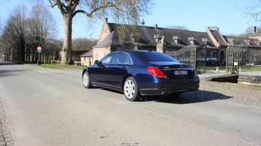 Mercedes-Benz S500 Plug-In Hybrid - Bleue - 3/4 arrière gauche dynamique