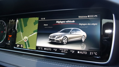 Mercedes-Benz S500 Plug-In Hybrid - Bleue - Habitacle, détail écran multimédia