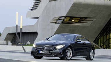 Mercedes-Benz S65 AMG Coupé - Bleu - 3/4 avant gauche