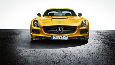 Mercedes-Benz SLS AMG Black Series - jaune - face avant