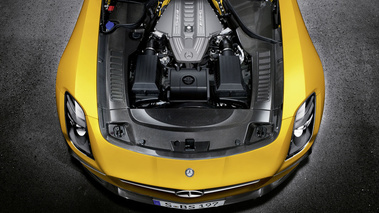 Mercedes-Benz SLS AMG Black Series - jaune - moteur