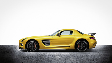 Mercedes-Benz SLS AMG Black Series - jaune - profil gauche