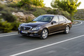 Mercedes Classe E 2013 - marron - 3/4 avant gauche dynamique