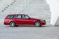 Mercedes Classe E break 2013 - rouge - profil droit