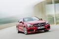 Mercedes Classe E coupé 2013 - rouge - 3/4 avant droit dynamique