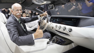 Mercedes Classe S Coupé Concept - gris - habitacle, avec DIeter Zetsche