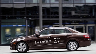 Mercedes E400 Hybrid marron filé