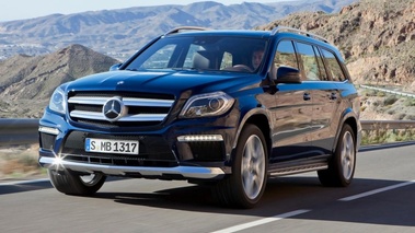 Mercedes GL 2013 - bleu - 3/4 avant droit, dynamique