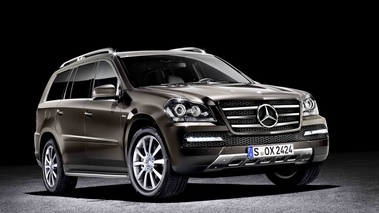 Mercedes GL500 marron 3/4 avant droit