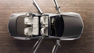 Mercedes Ocean Drive Concept beige vue du dessus portes ouvertes