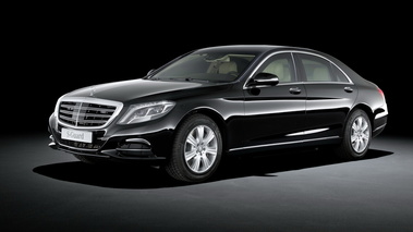 Mercedes S600 Guard - Noire - 3/4 avant gauche