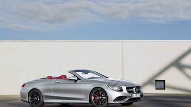 Mercedes S63 AMG Cabriolet gris 3/4 avant droit