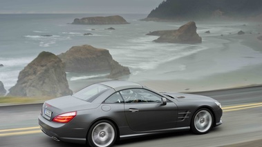 Mercedes SL500 anthracite mate 3/4 arrière droit travelling fermé