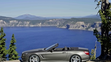 Mercedes SL500 anthracite mate profil vue de haut