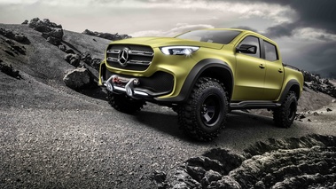 Mercedes X-Class vert 3/4 avant gauche