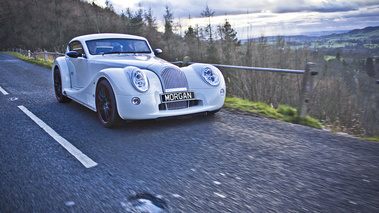 Morgan Aero Coupé - gris - 3/4 avant droit, dynamique