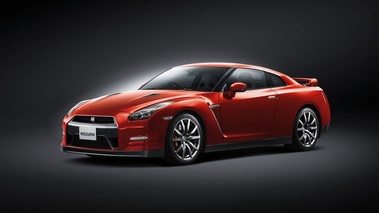 Nissan GT-R 2014 - rouge - 3/4 avant gauche