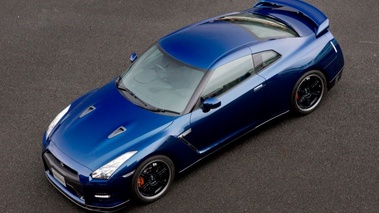 Nissan GT-R Track Pack - bleue - 3/4 avant gauche, vue d'en haut