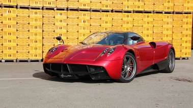 Pagani Huayra bordeaux 3/4 avant gauche 2