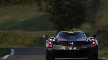 Pagani Huayra bordeaux face arrière 4