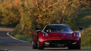 Pagani Huayra bordeaux face avant 2