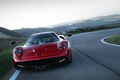 Pagani Huayra bordeaux face avant travelling penché