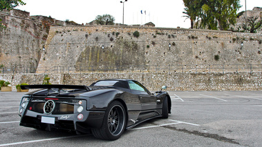 Pagani Zonda F Roadster carbone 3/4 arrière droit