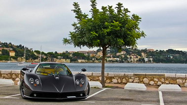 Pagani Zonda F Roadster carbone face avant 2