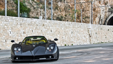 Pagani Zonda F Roadster carbone face avant penché