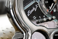 Pagani Zonda F Roadster carbone logo compteurs debout
