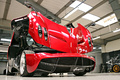 Usine Pagani - Huayra rouge 3/4 avant droit capots ouverts